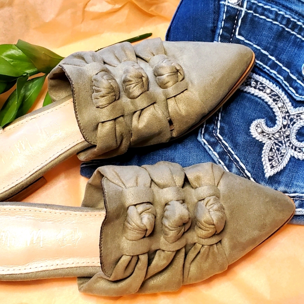 NWT Buckle Mi.iM Slip on/Flats Shoes